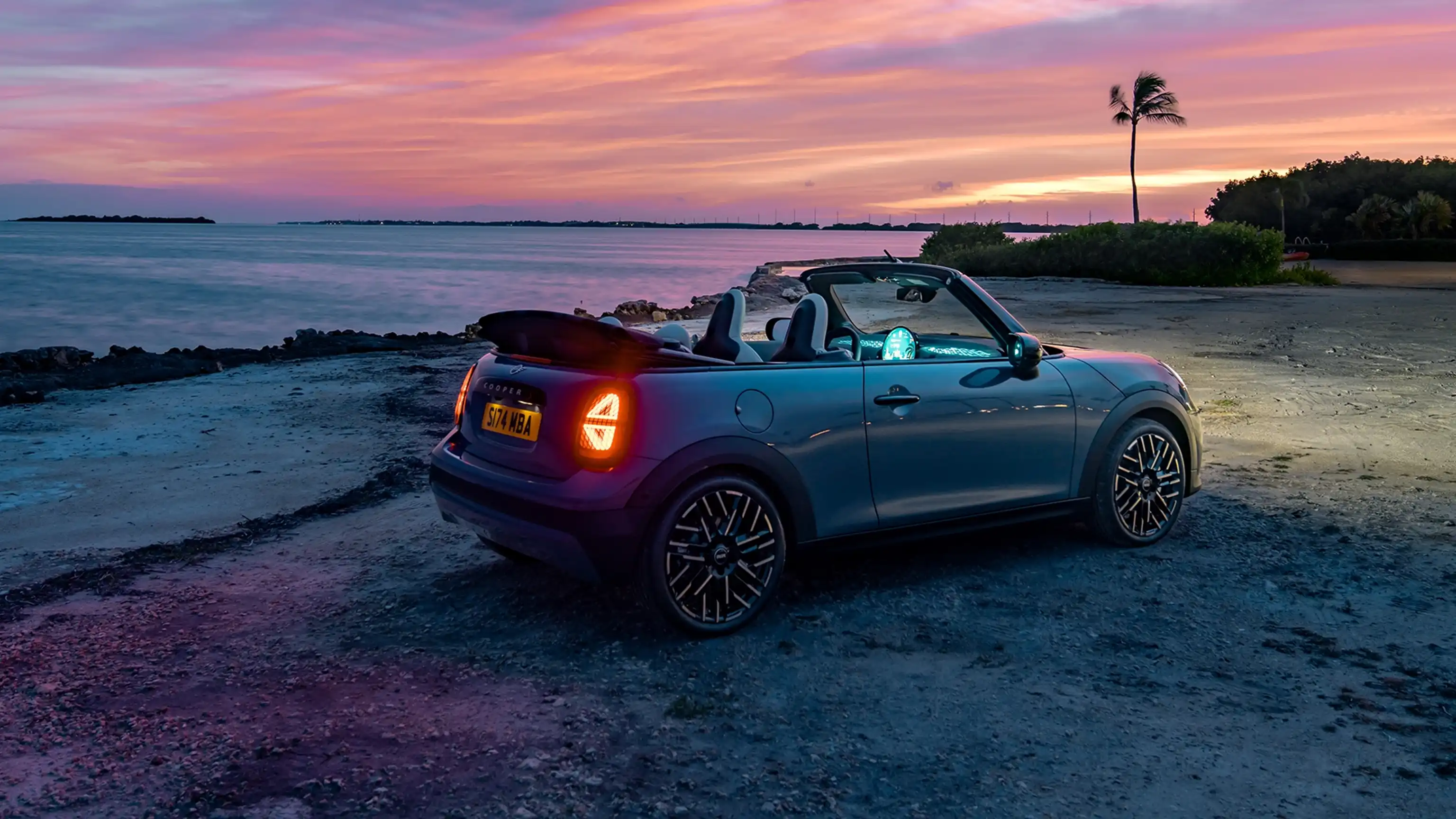 MINI Cooper 컨버터블 - 개요 - 후면도