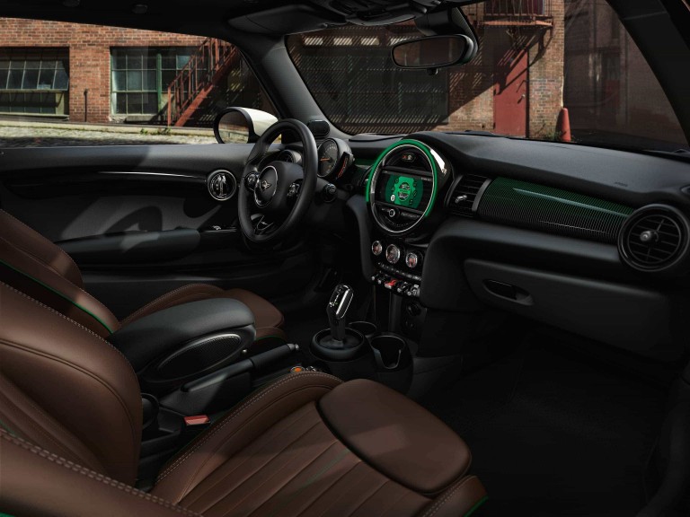 MINI 60 Years Edition – interior – ccokpit and seats   