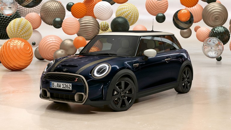 MINI 3-door Hatch – Resolute Edition – Rebel Green