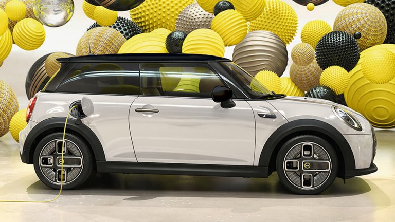 MINI Convertible – Resolute Edition – Rebel Green