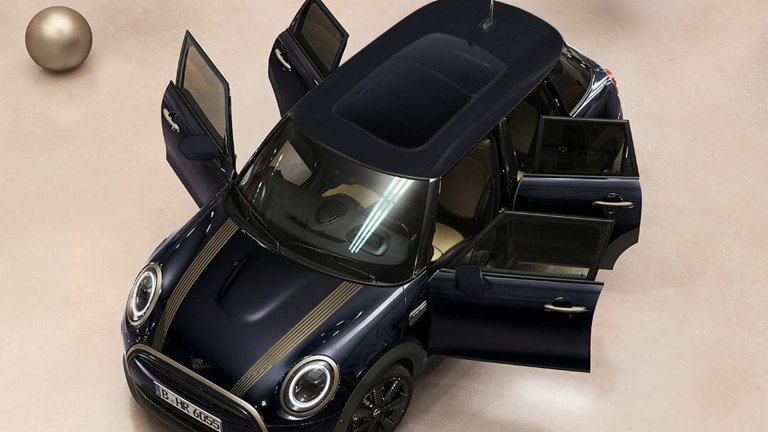 MINI 5-door Hatch – Resolute Edition – Rebel Green