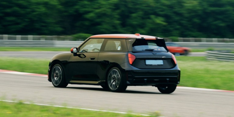 MINI 20주년 사진전 두 번째 이야기.