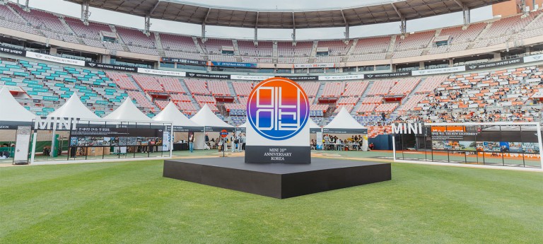 MINI X DEUS EX MACHINA.