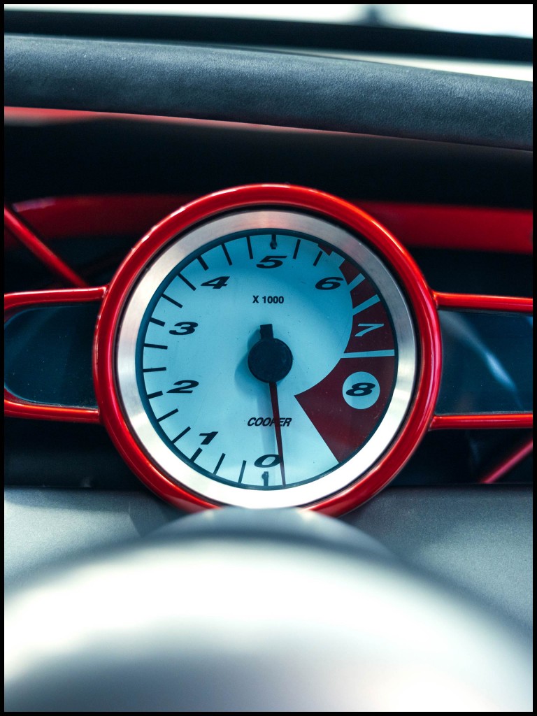 The tachometre of the MINI ACV 30.