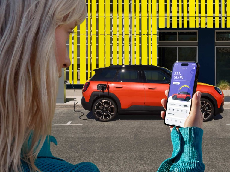 All-Electric MINI Aceman - 충전 - 강력한 MINI 앱