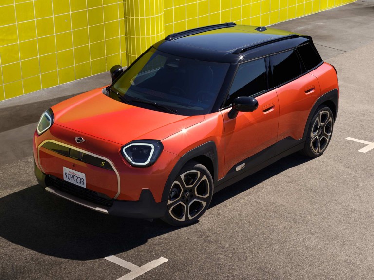 All-Electric MINI Aceman - 주행 경험 - 파킹 어시스턴트