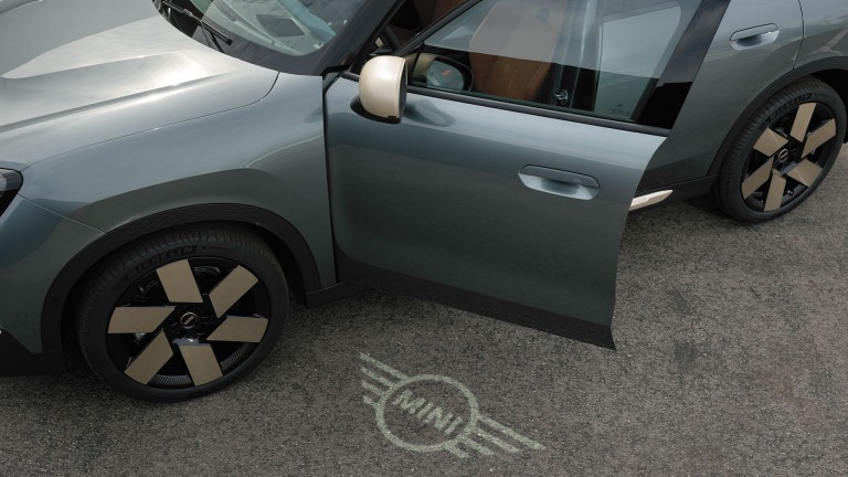 MINI all-electric Countryman - 디지털 경험 - 디지털 키 플러스