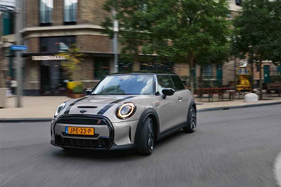 MINI 3-door Hatch – grey and black – front view