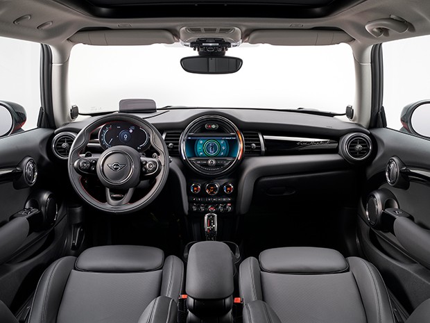 MINI ROSEWOOD EDITION – interior – ccokpit and seats   